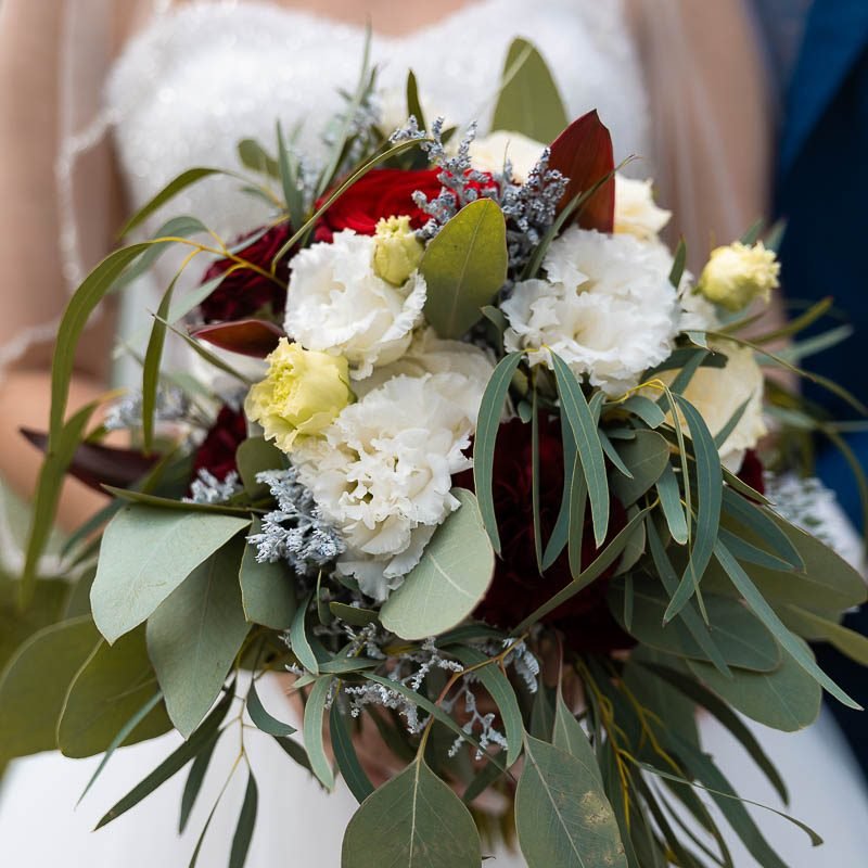 Hochzeitsfotograf Offenburg Hochzeit Schloß Ortenberg Brautmit Straus